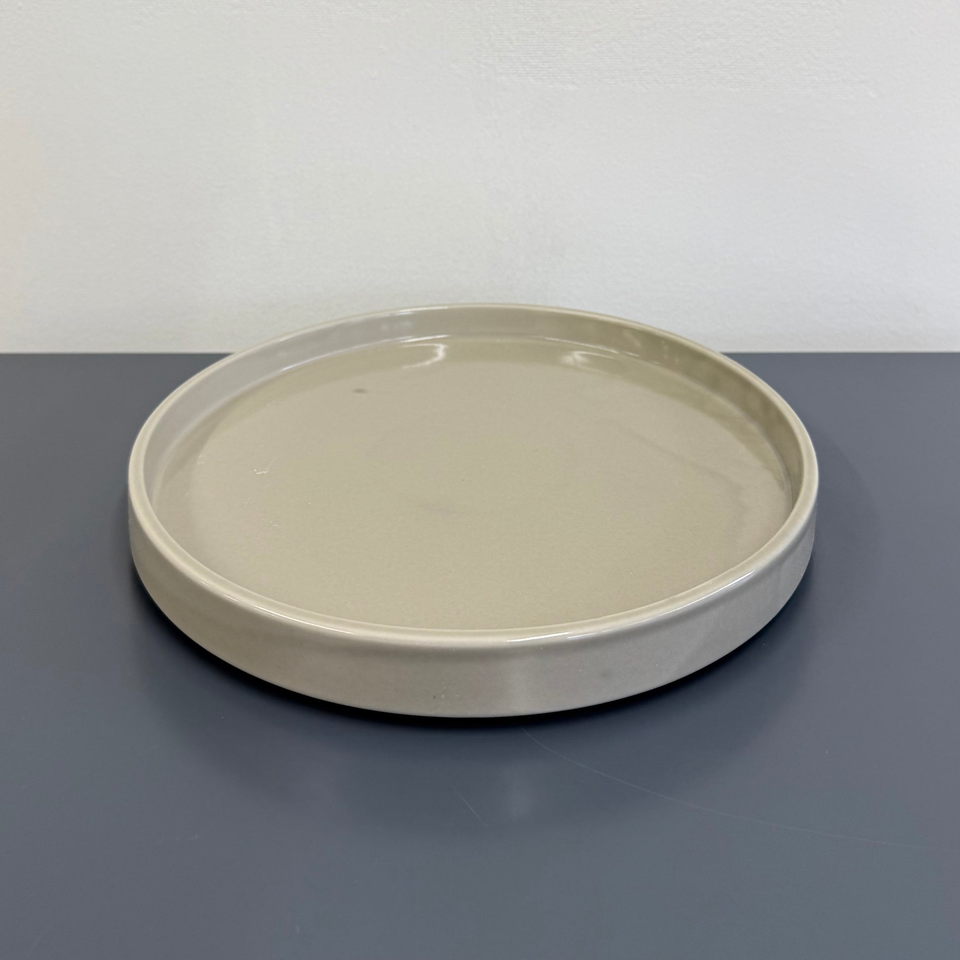 Moderato Large Plate, Gray