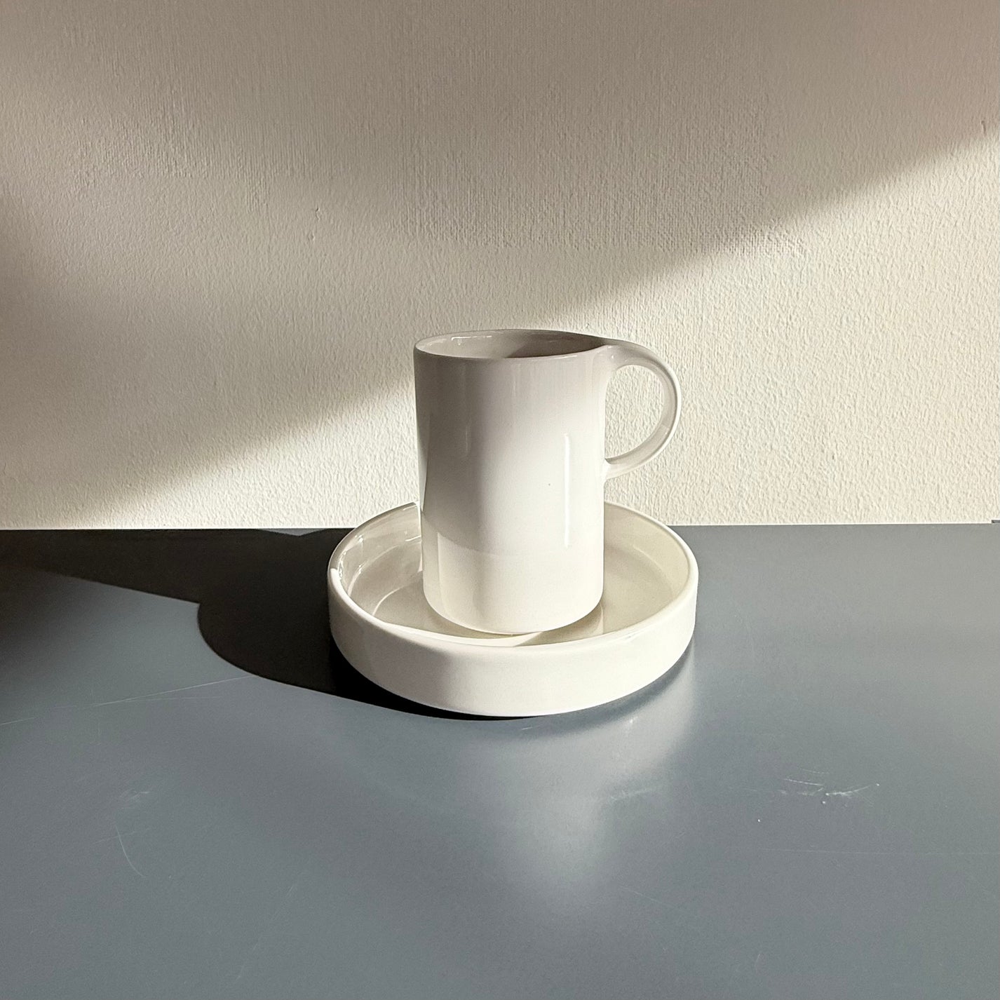 Moderato Tall Mug with Saucer, White