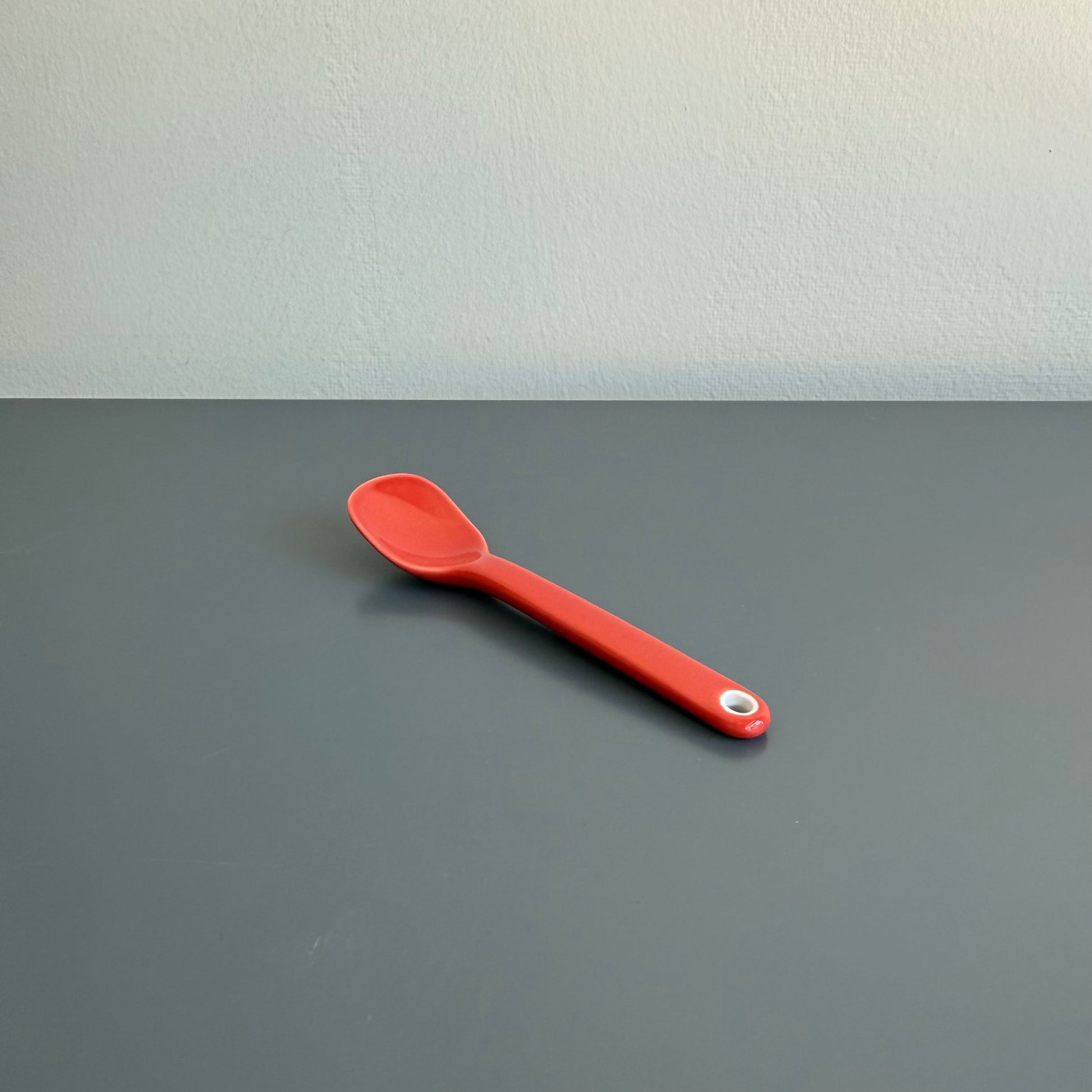 Mogumogu Kids Spoon, Red