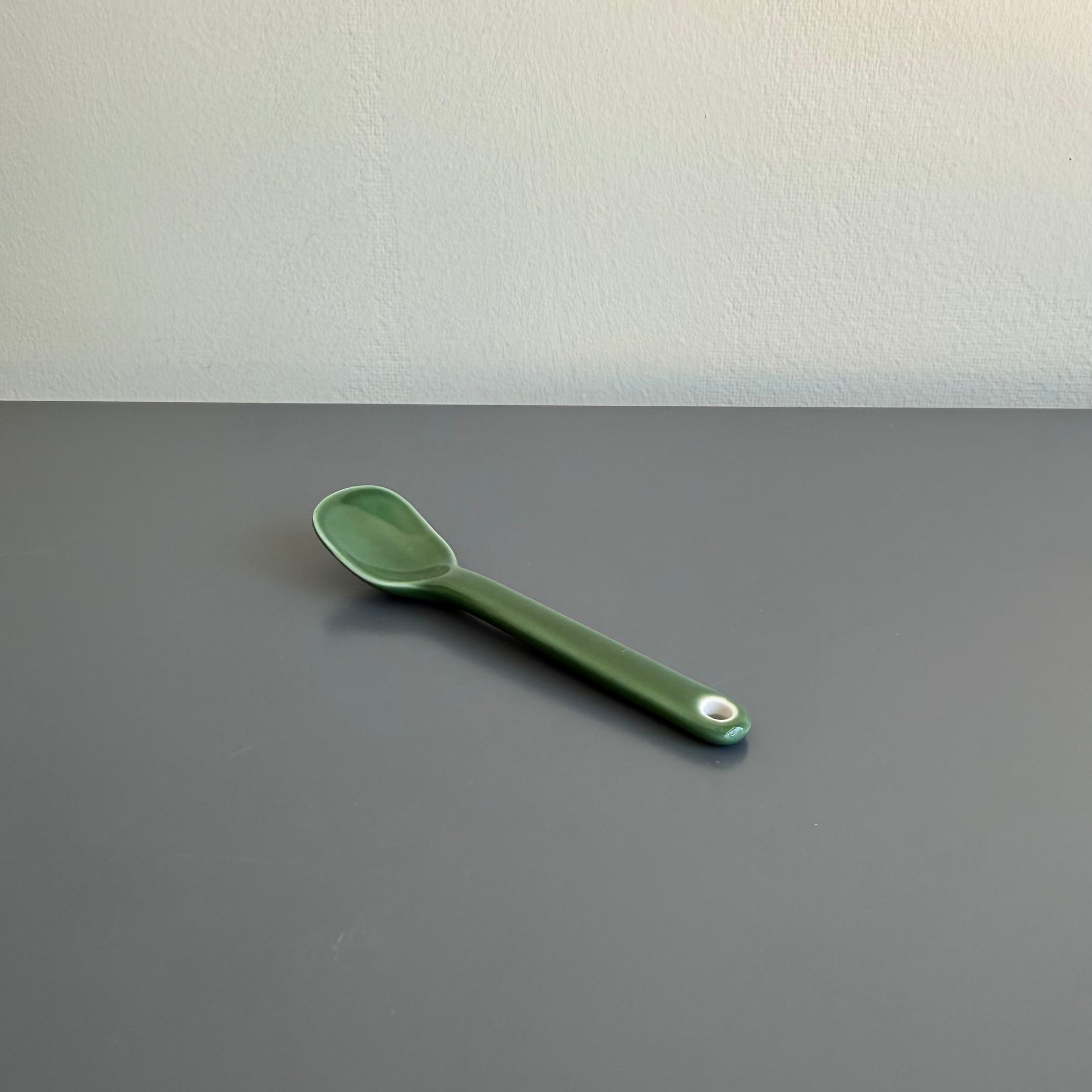 Mogumogu Kids Spoon, Green